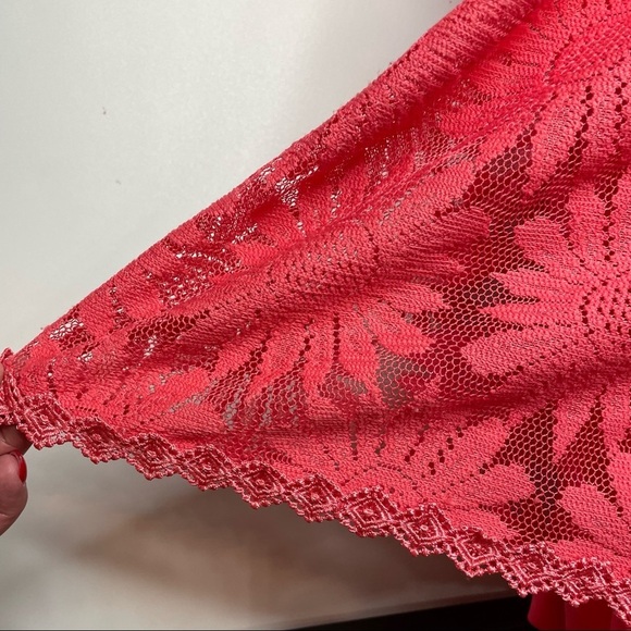 Socialite Lace Overlay Dress Size M Coral Pink Shift Cap Sleeves Scoop Neck - Picture 7 of 10